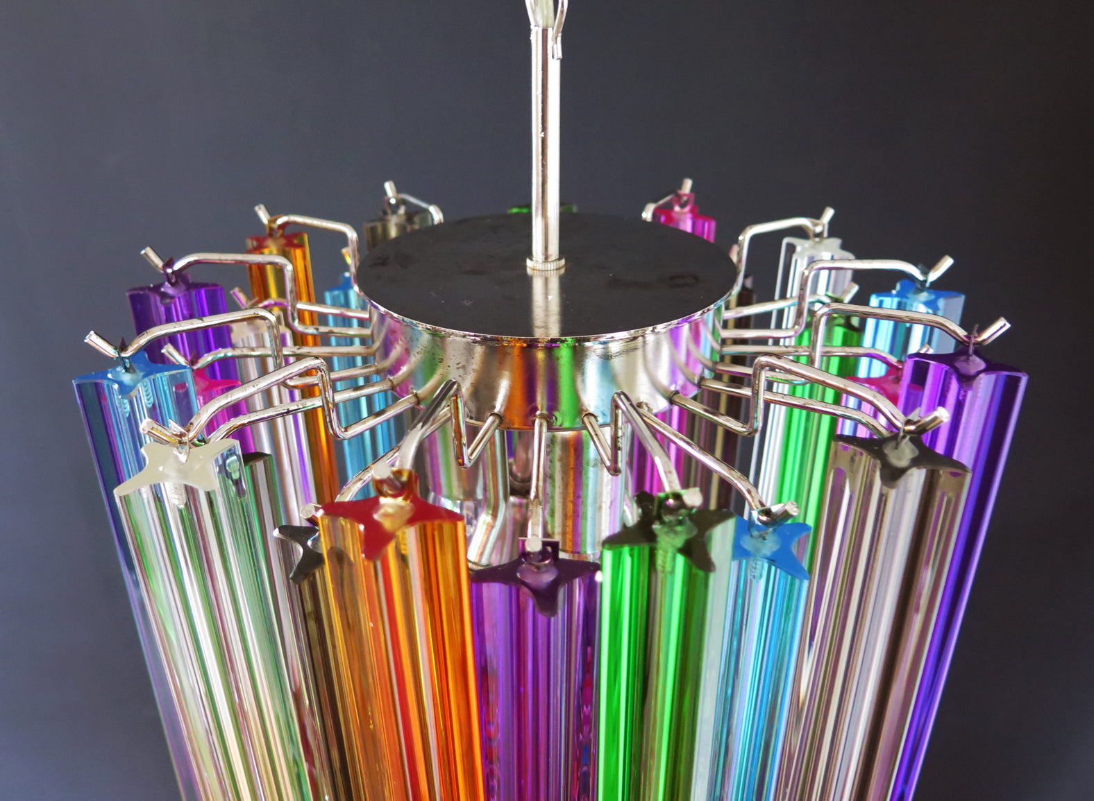 Murano Lysekrone – 46 Multifargede Prismeglass – detalj 8 – Murano Classics