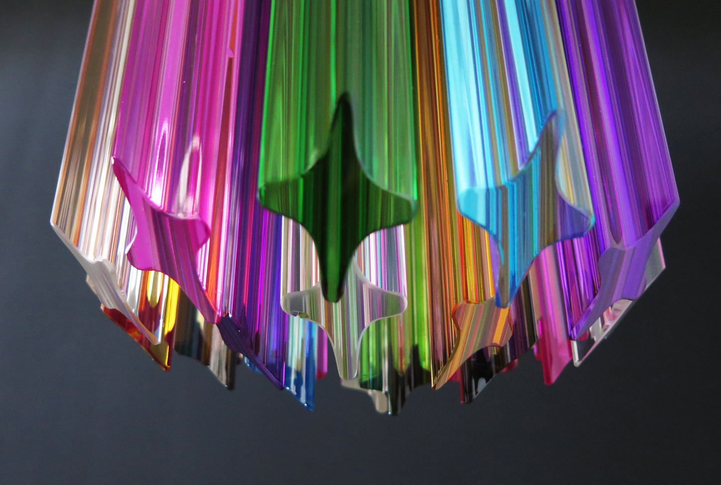 Murano Lysekrone – 46 Multifargede Prismeglass – detalj 3 – Murano Classics