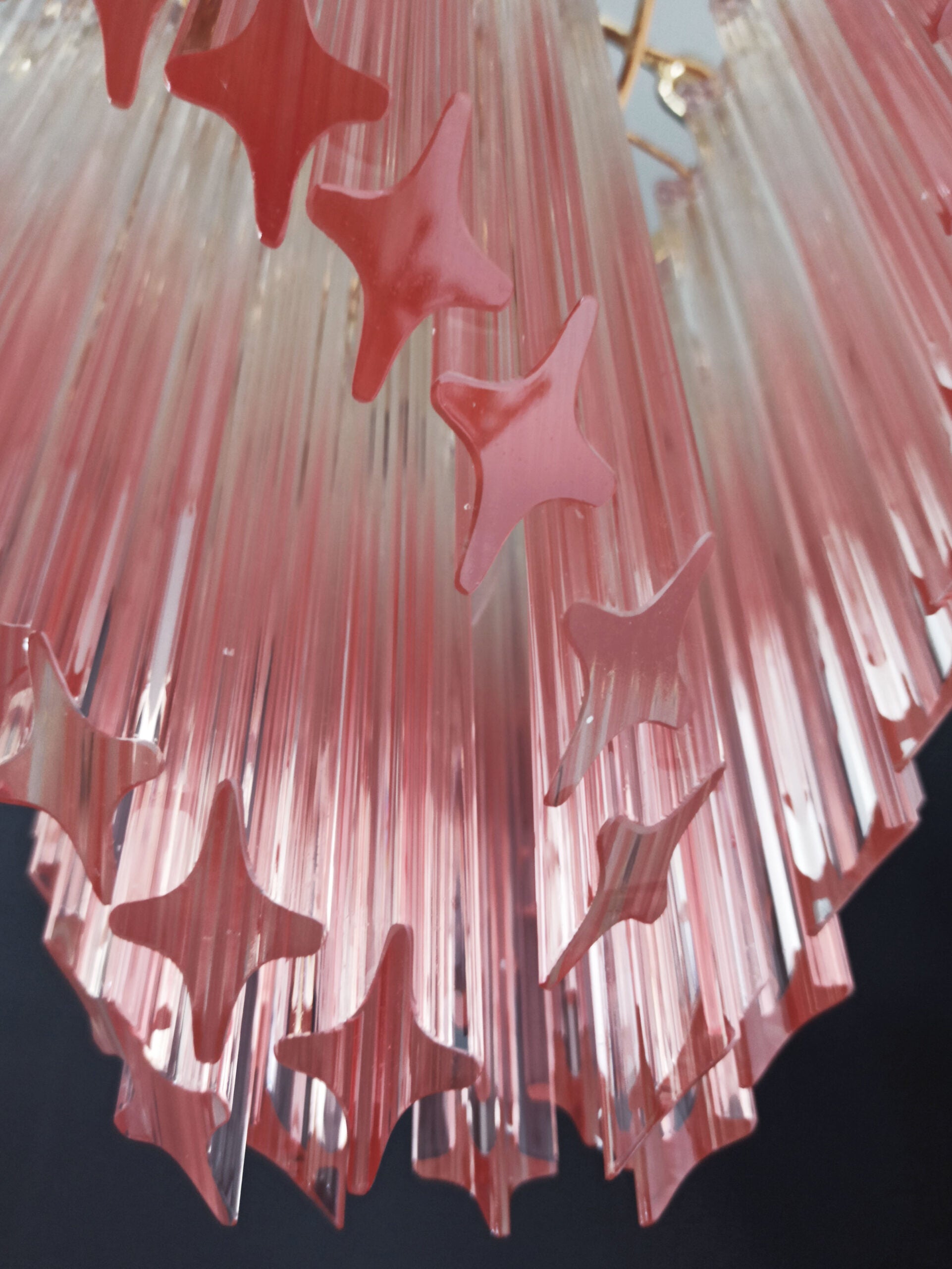 Murano Lysekrone – 114 Gradvis Rosa Prismeglass – detalj 3 – Murano Classics