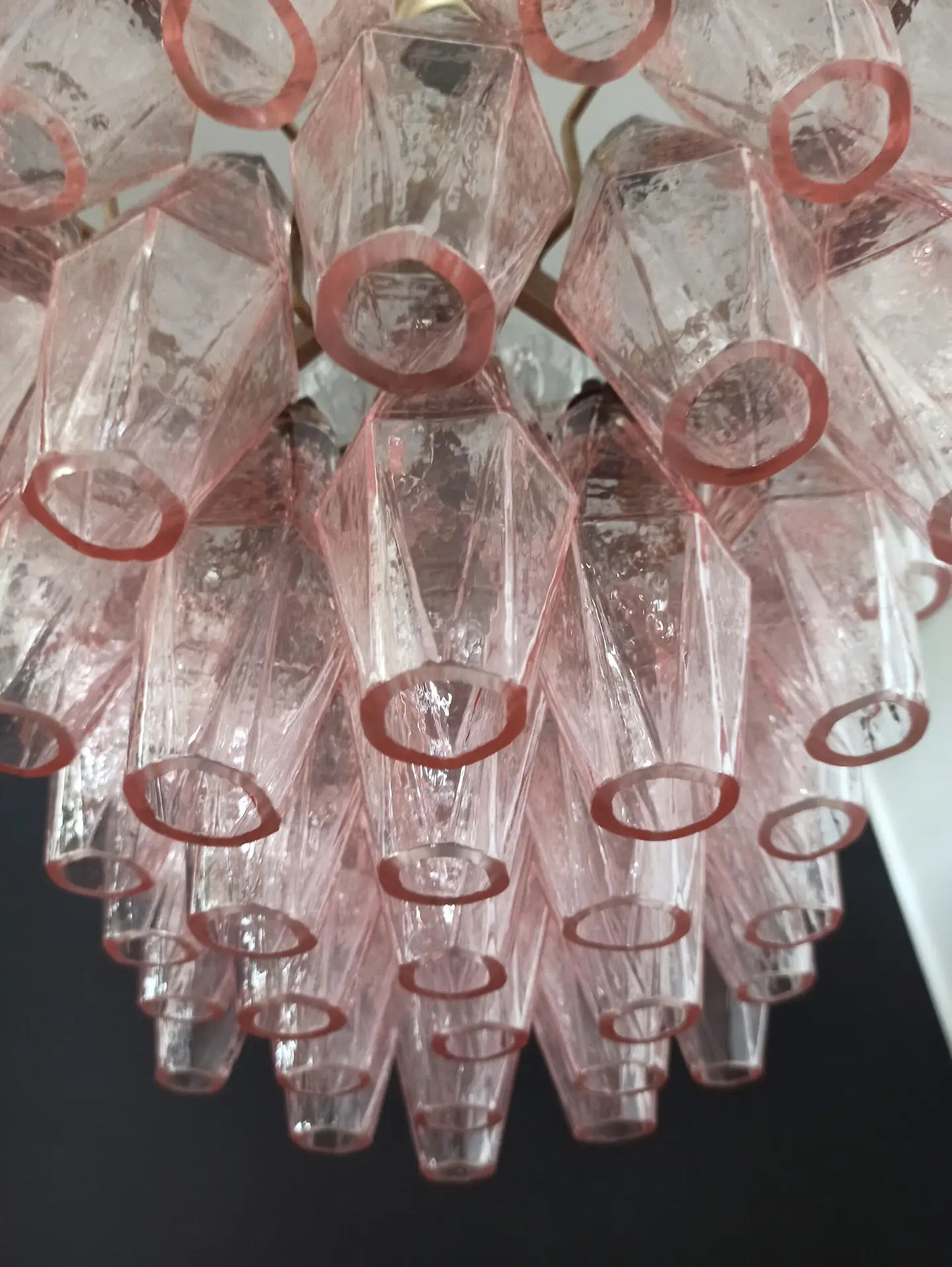 Murano Lysekrone – 56 Rosa Poliedriglass – detalj 8 – Murano Classics