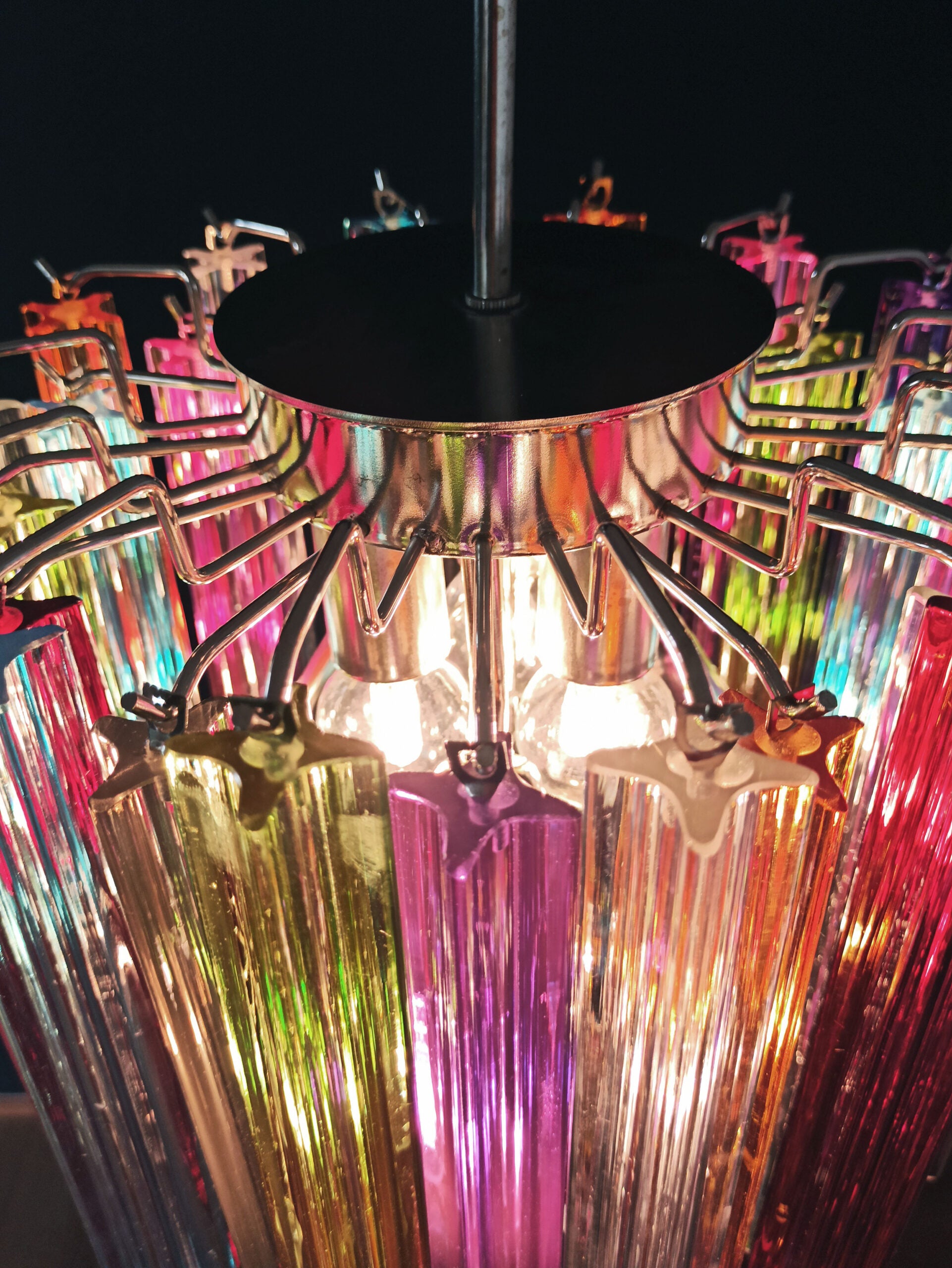 Murano Lysekrone – 47 Multifargede Prismeglass – detalj 9 – Murano Classics