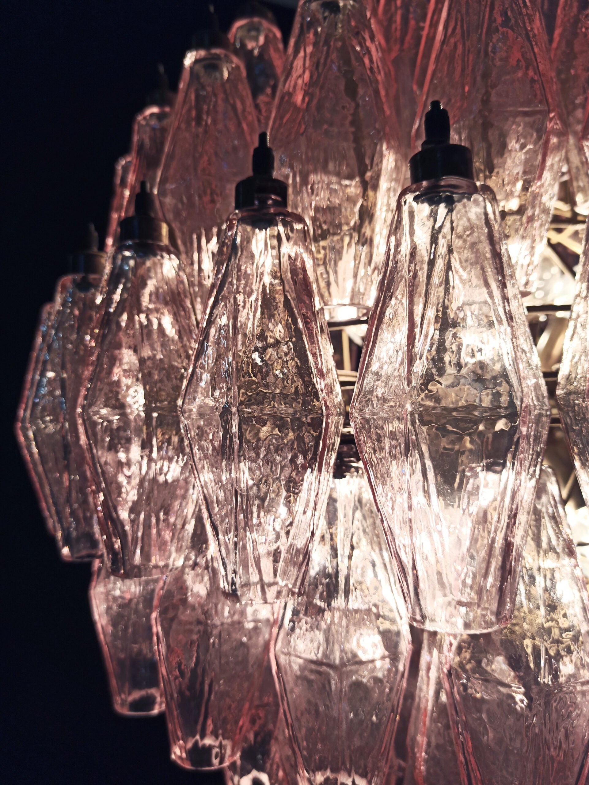 Murano Lysekrone – 140 Rosa Poliedriglass – detalj 3 – Murano Classics