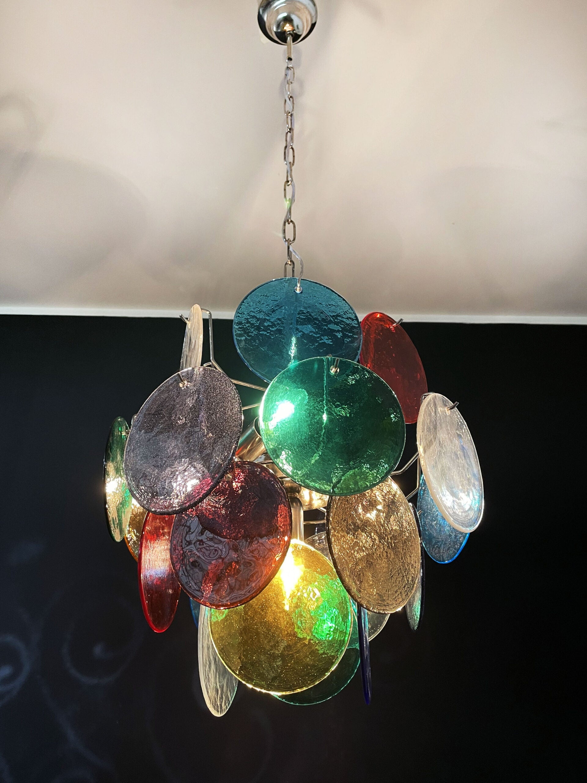 Murano Lysekrone – 24 Multifargede Glassdisker – detalj 1 – Murano Classics