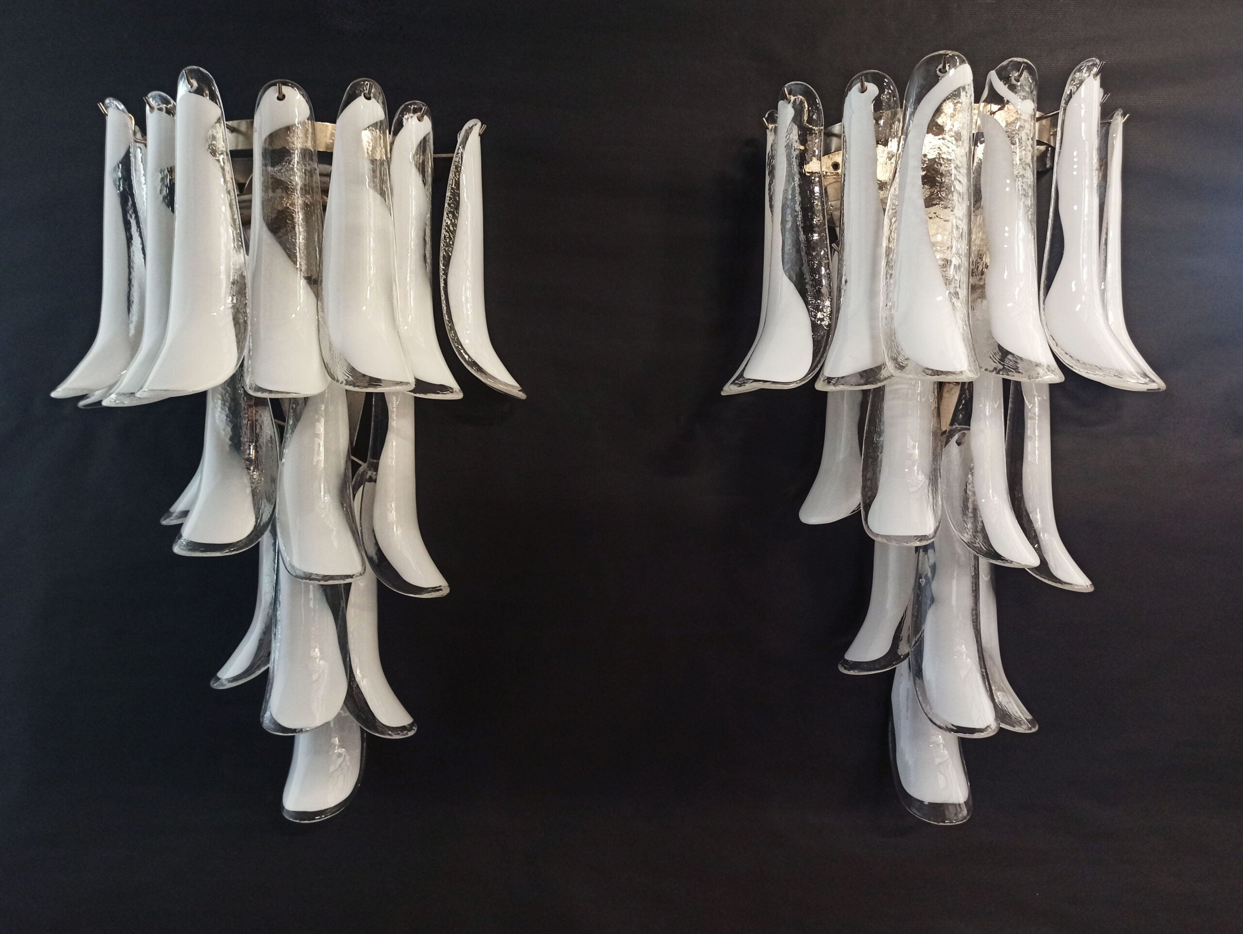 Murano Vegglampe – 16 Hvite Konglebladglass – 2 stk – detalj 2 – Murano Classics