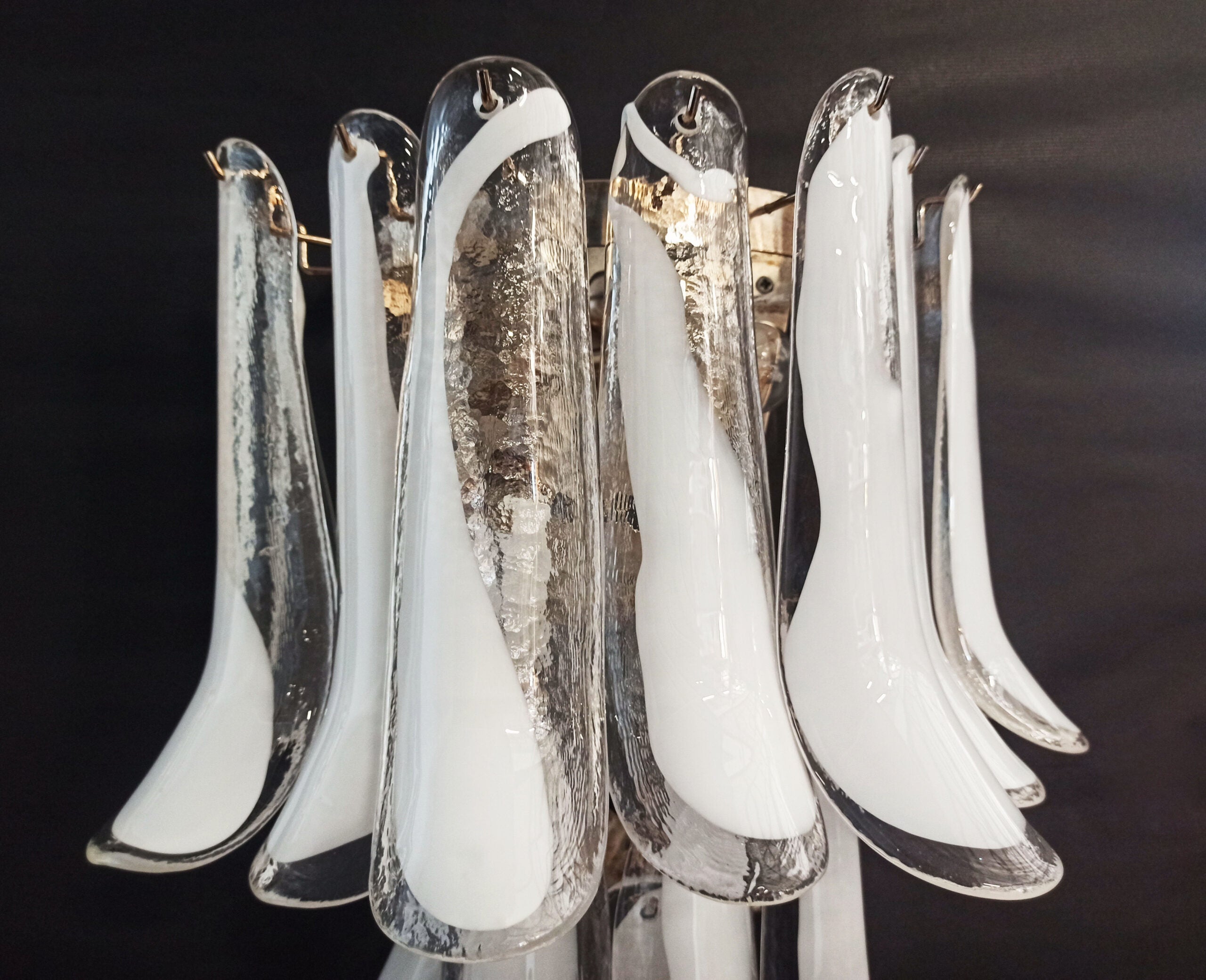 Murano Vegglampe – 16 Hvite Konglebladglass – 2 stk – detalj 4 – Murano Classics