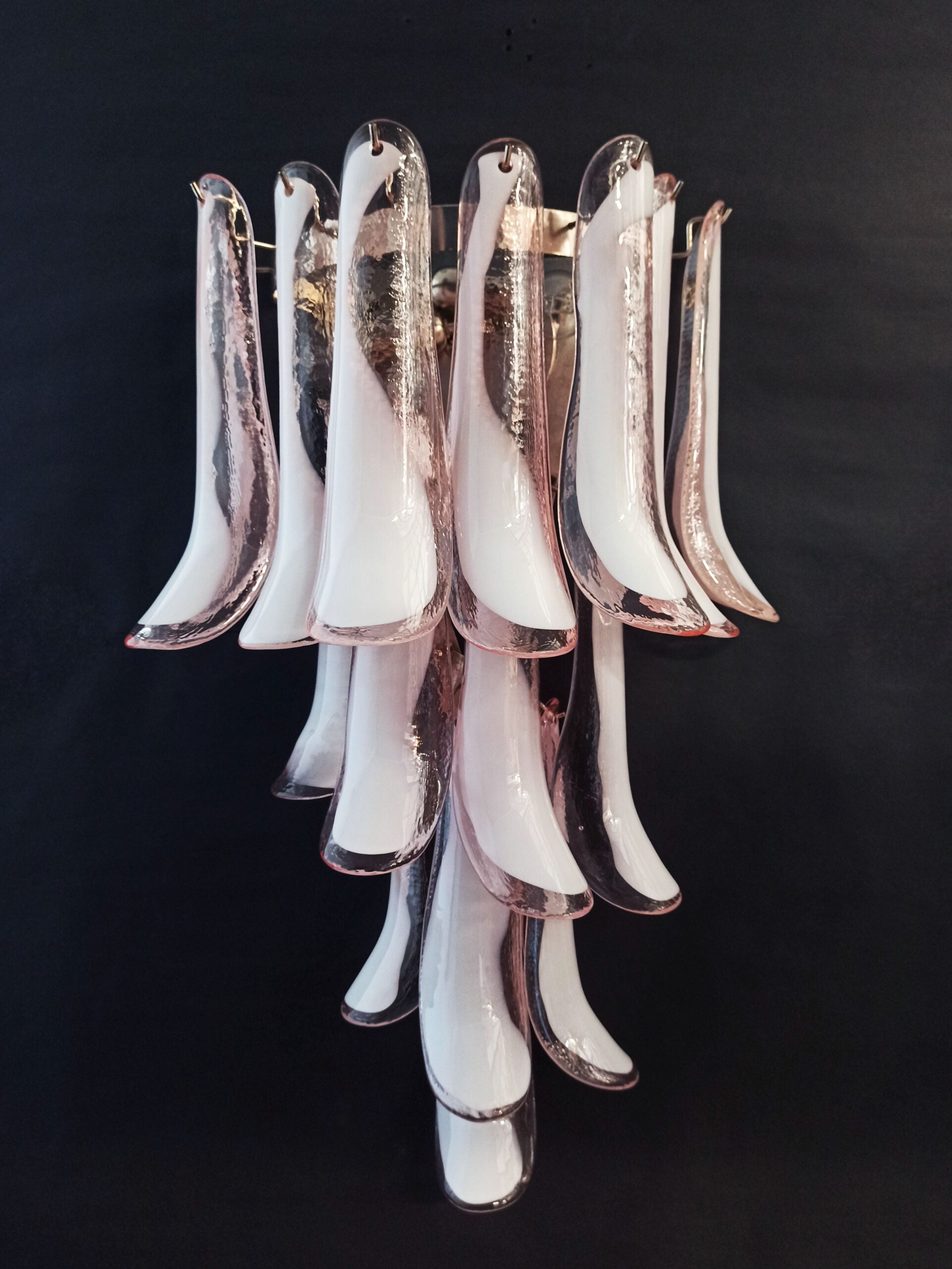 Murano Vegglampe – 16 Rosa Konglebladglass – 2 stk – Murano Classics