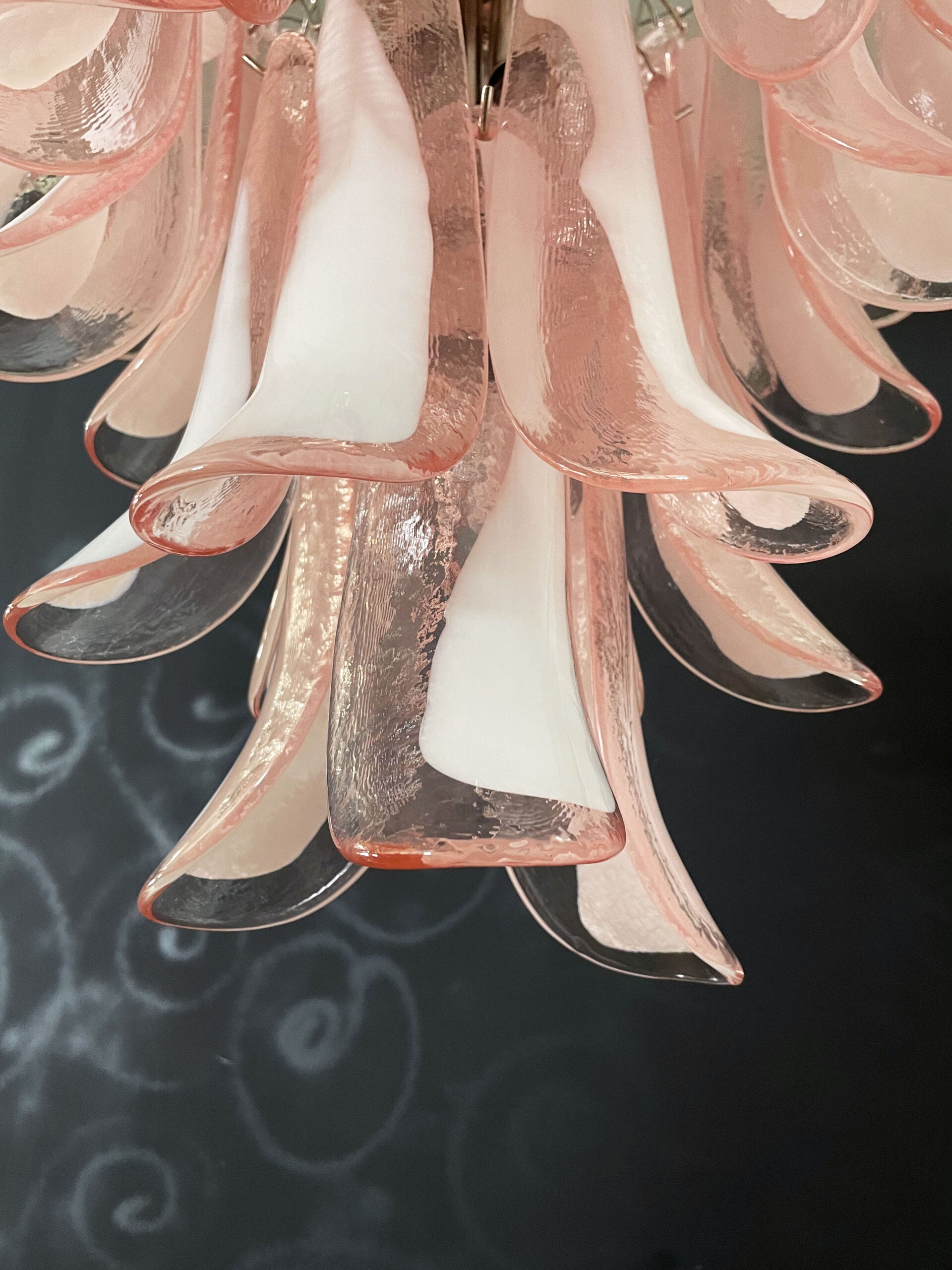 Murano Lysekrone – 52 Rosa Konglebladglass – detalj 3 – Murano Classics
