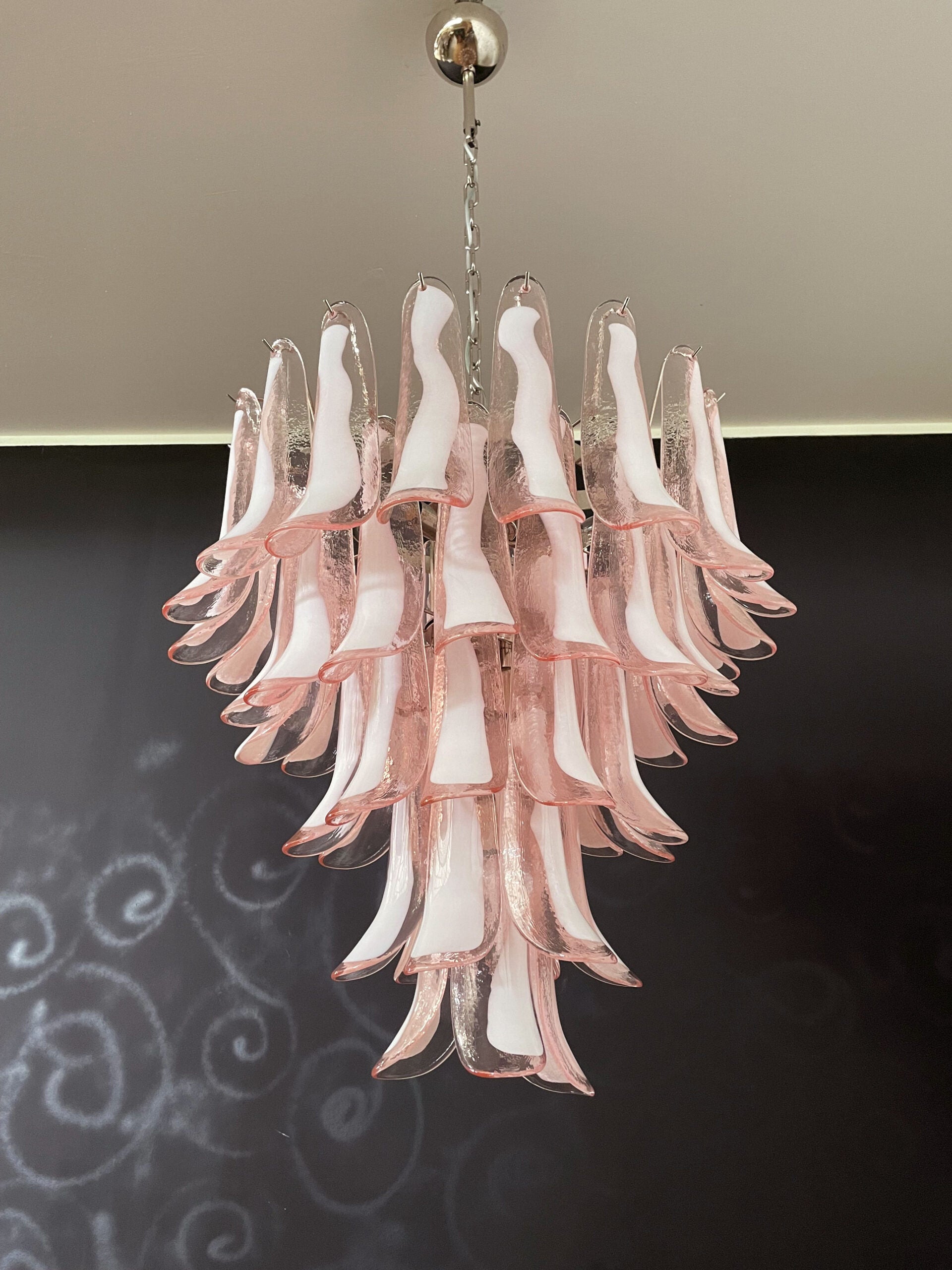 Murano Lysekrone – 52 Rosa Konglebladglass – detalj 2 – Murano Classics