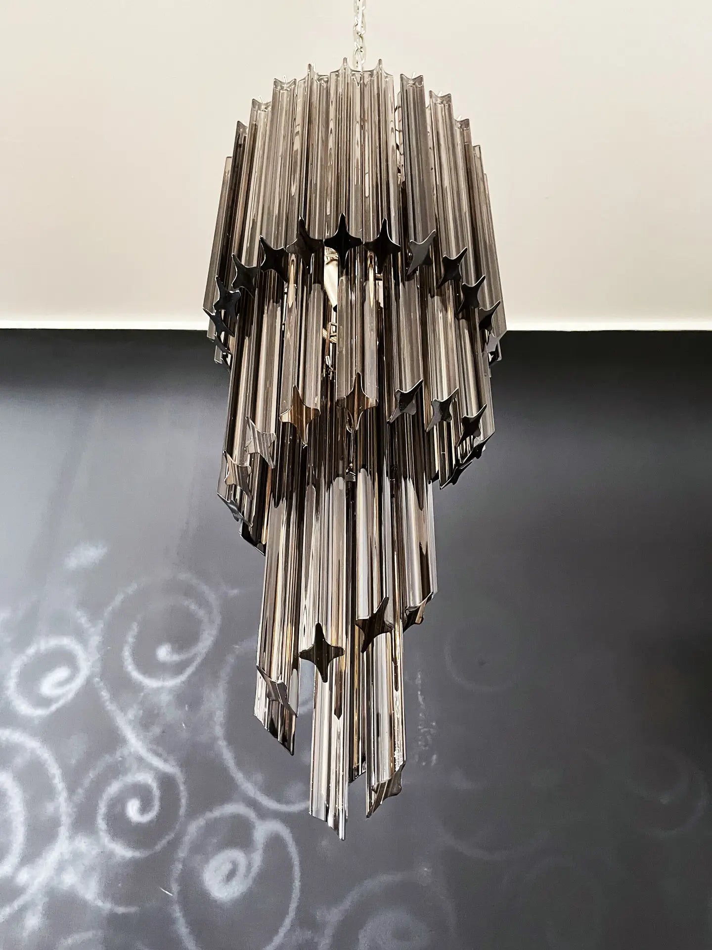 Murano Lysekrone – 54 Røykfargede Prismeglass – detalj 2 – Murano Classics