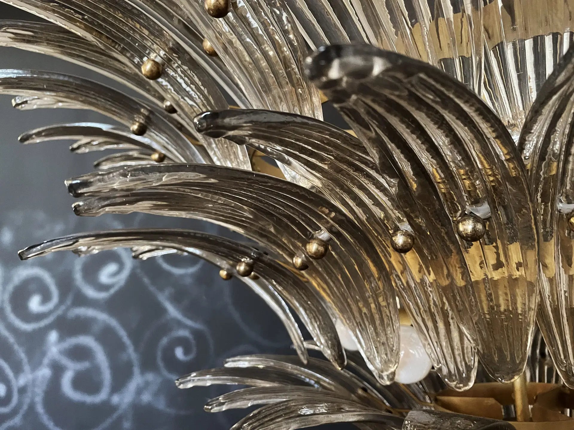 Murano Lysekrone – 104 Røykfargede Palmeglass – detalj 3 – Murano Classics