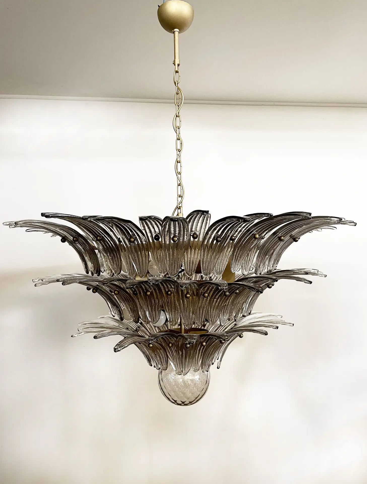 Murano Lysekrone – 104 Røykfargede Palmeglass – detalj 2 – Murano Classics