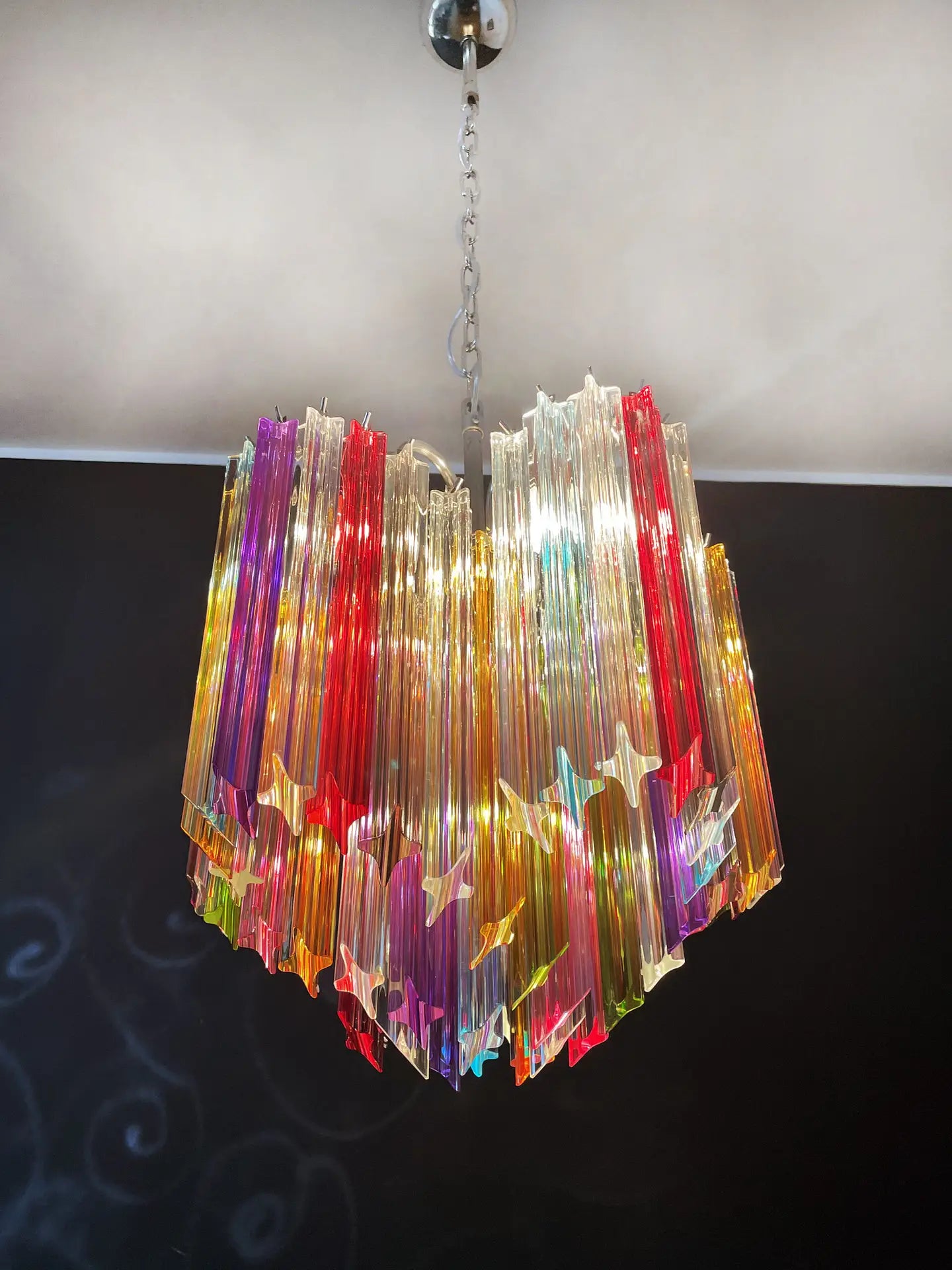 Murano Lysekrone – 60 Multifargede Prismeglass – detalj 8 – Murano Classics
