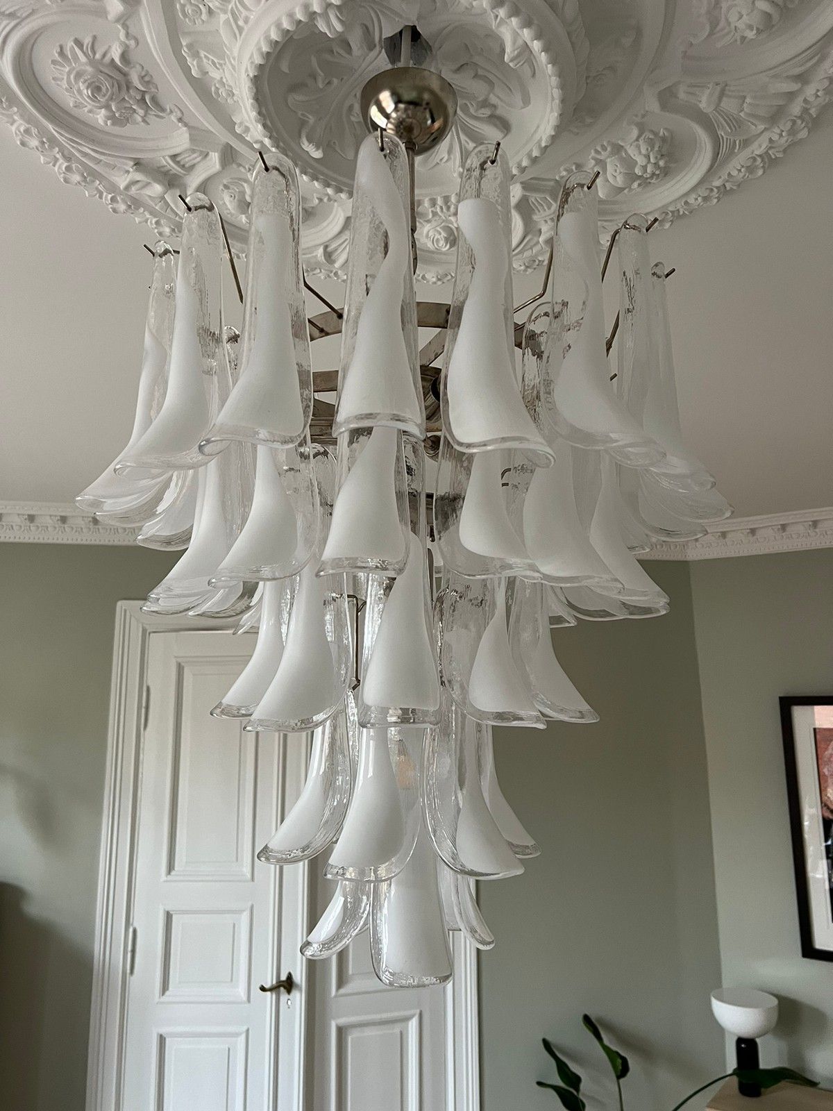 Murano Chandelier | 52 White cone leaf glasses