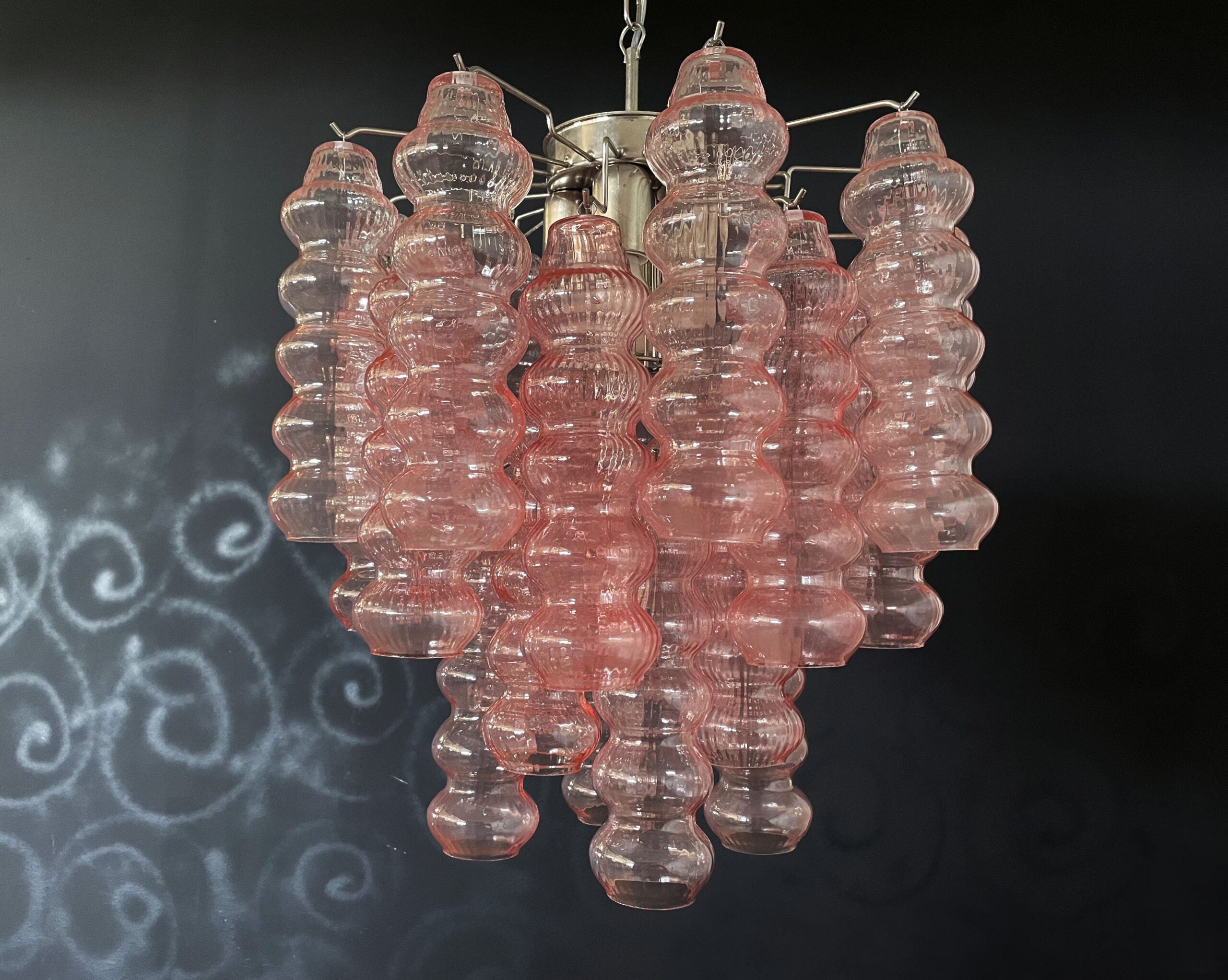 Murano Lysekrone – 26 Rosa Glassrør – Murano Classics