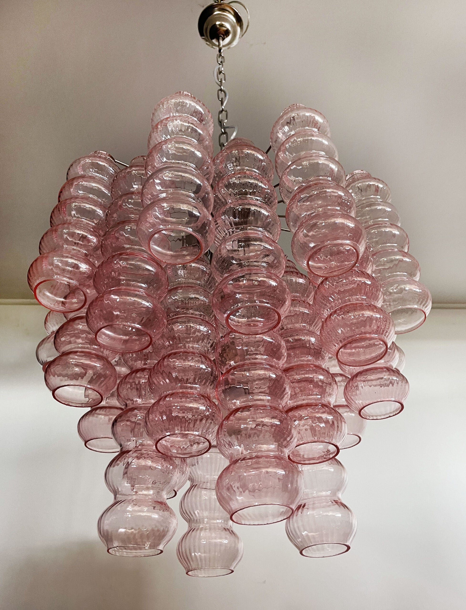 Murano Lysekrone – 26 Rosa Glassrør – detalj 3 – Murano Classics