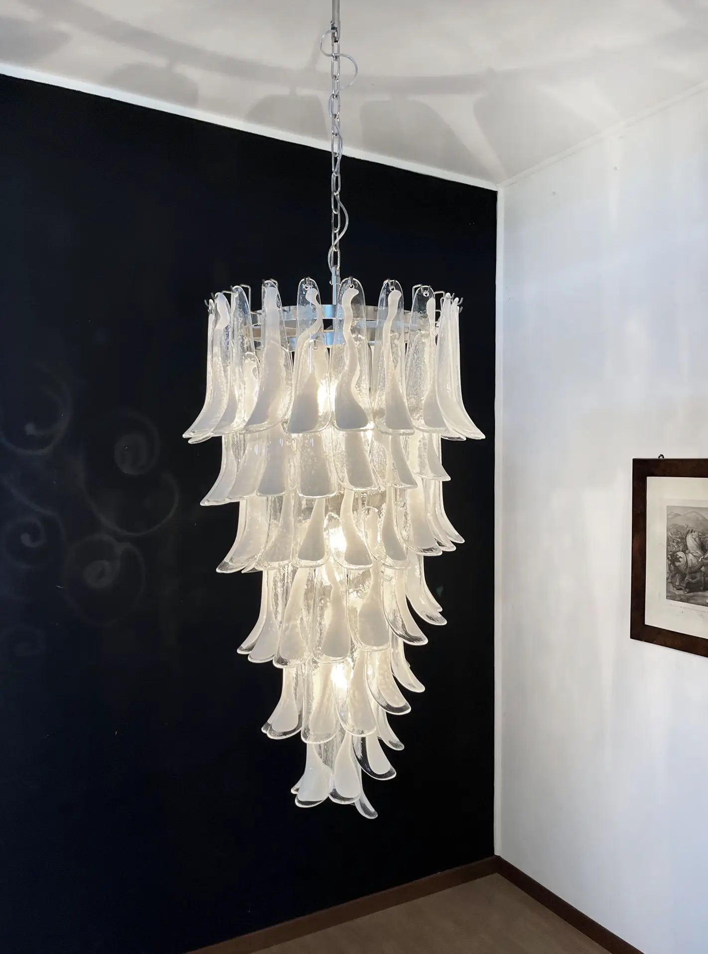 Murano Lysekrone – 83 Hvite Konglebladglass – detalj 2 – Murano Classics