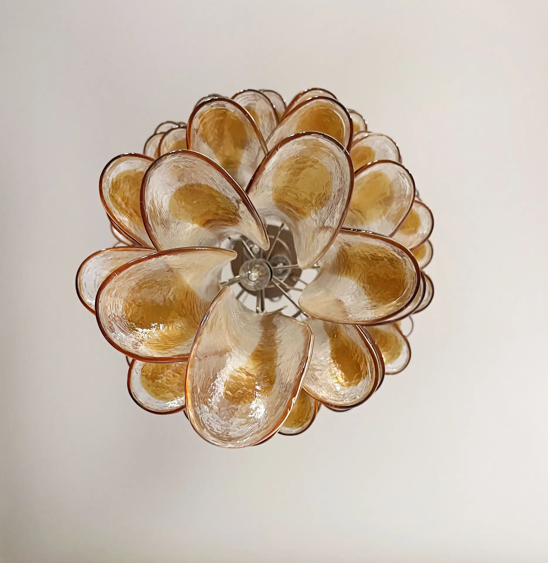 Murano Lysekrone – 83 Klare og Gule Konglebladglass – detalj 1 – Murano Classics