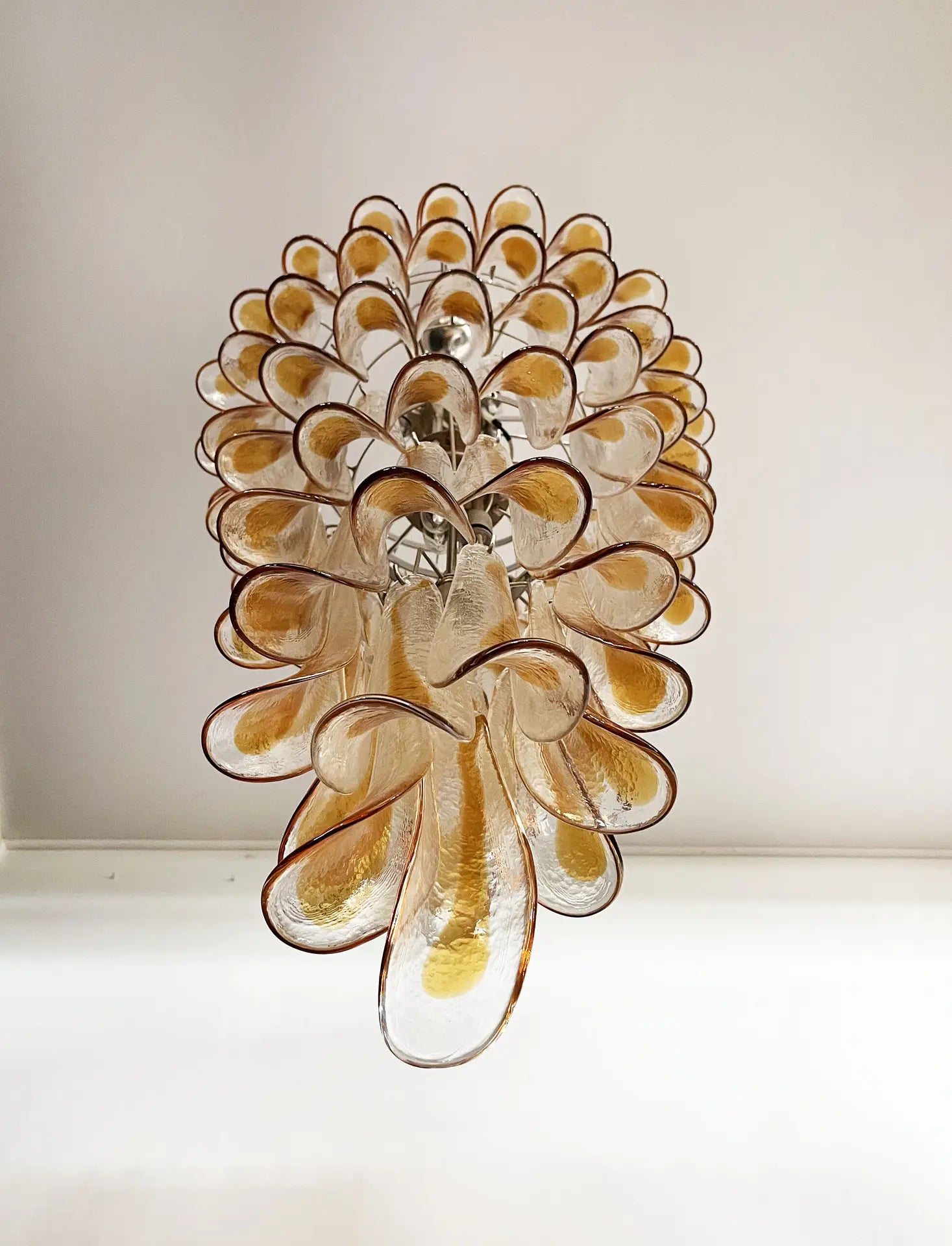 Murano Lysekrone – 83 Klare og Gule Konglebladglass – detalj 3 – Murano Classics