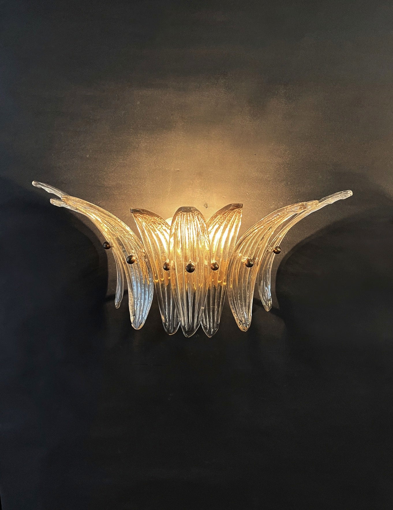 Murano Vegglampe – 9 Røykfargede Palmeglass – 2 stk – detalj 1 – Murano Classics