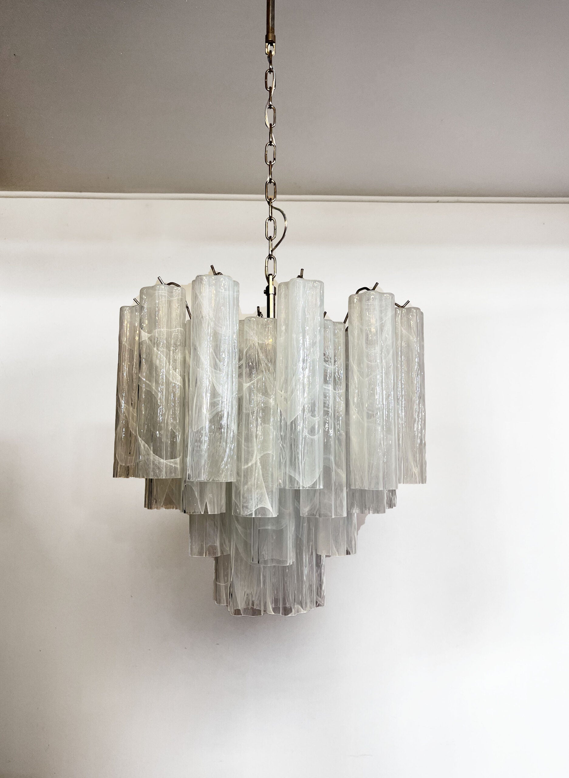 Murano Lysekrone – 36 Hvite Alabaster Glassrør – detalj 3 – Murano Classics