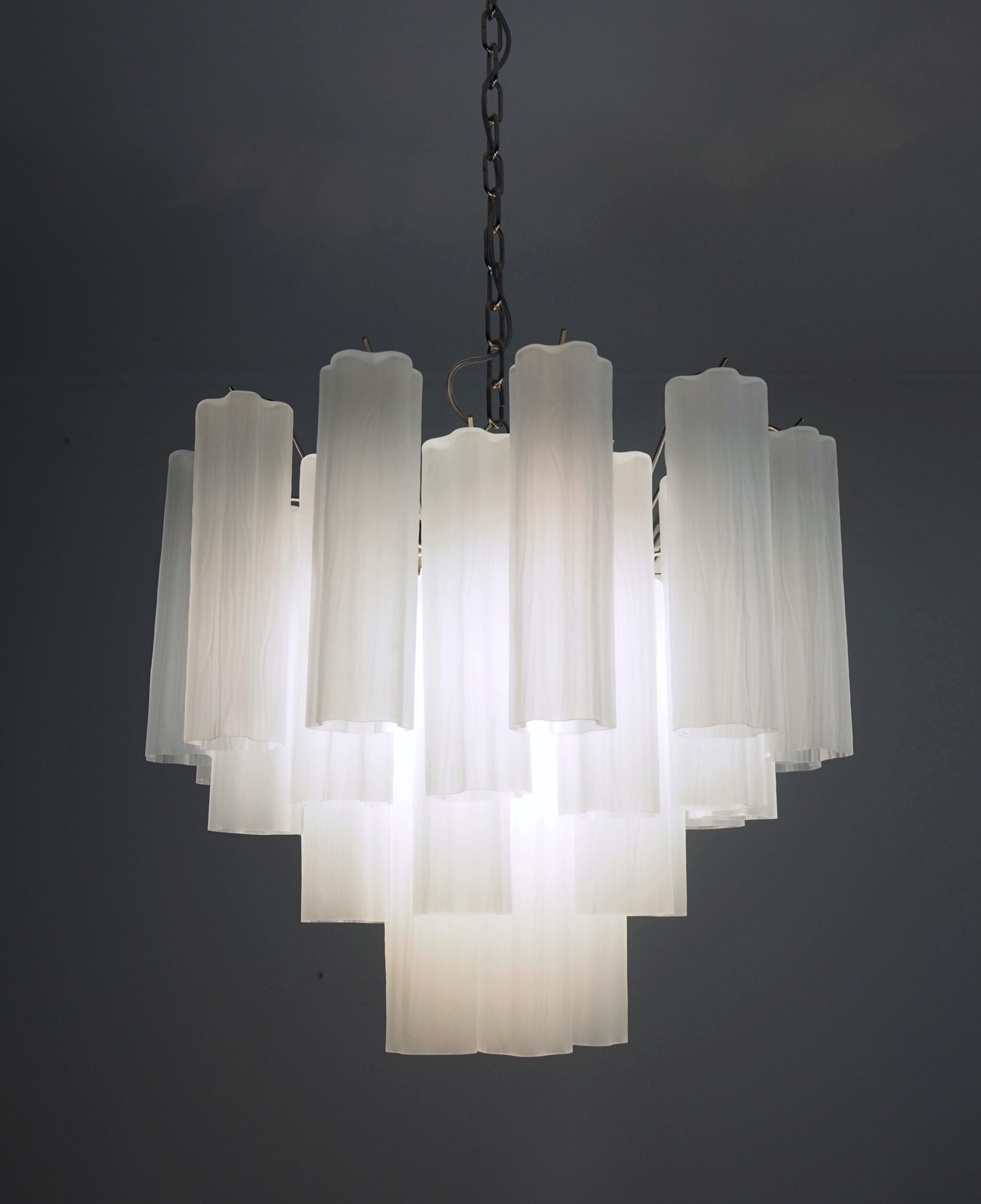 Murano Lysekrone – 36 Matt hvite Glassrør – detalj 2 – Murano Classics