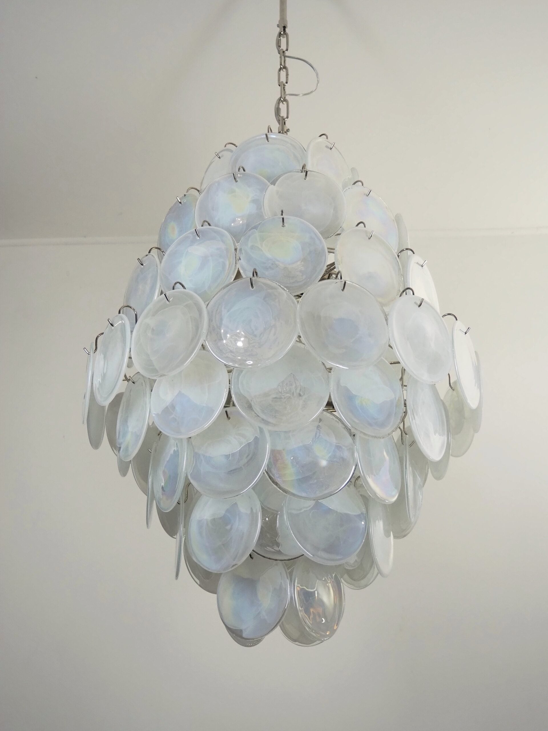 Murano Lysekrone – 87 Hvite Glassdisker – Murano Classics