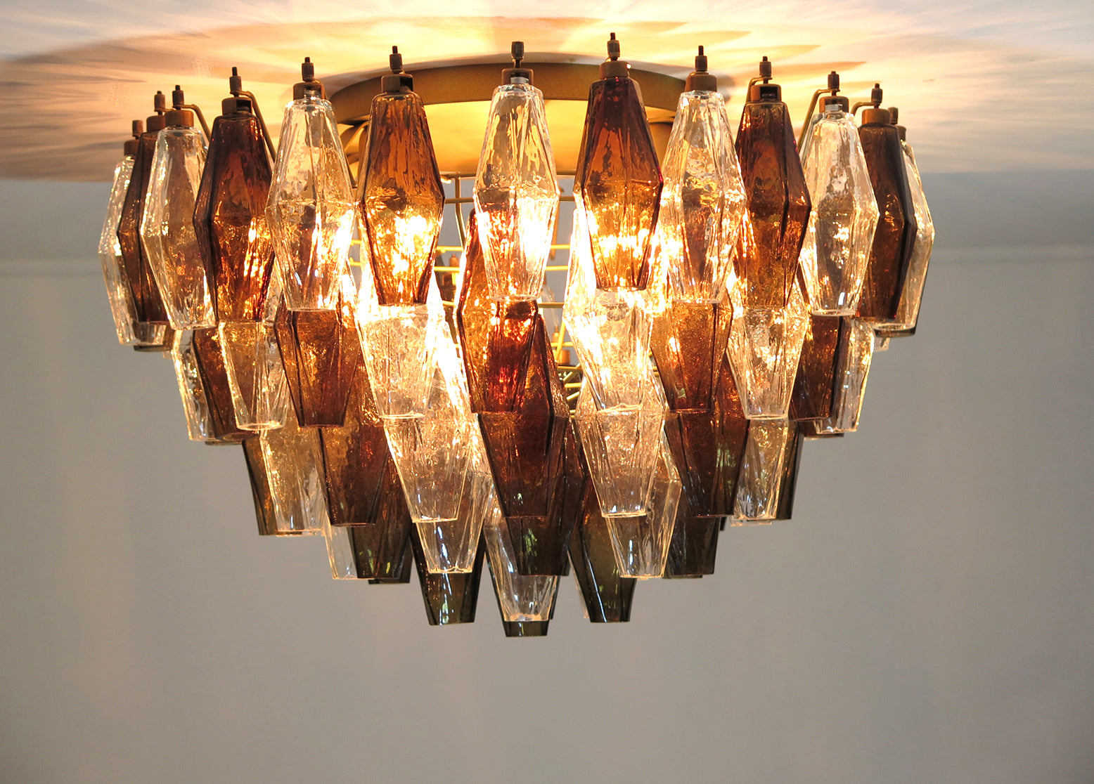 Murano Lysekrone – 84 Klare Røyk Poliedriglass – detalj 1 – Murano Classics