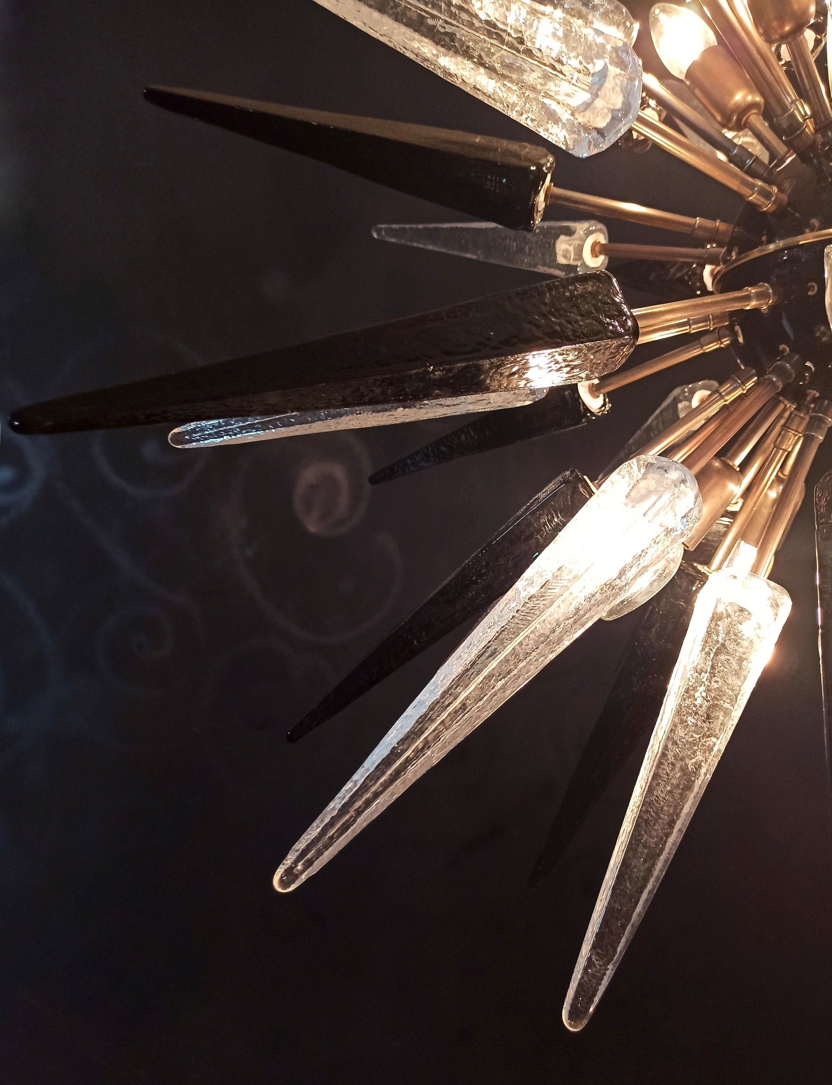 Murano Lysekrone – 51 Klare Sorte Sputnik – detalj 3 – Murano Classics